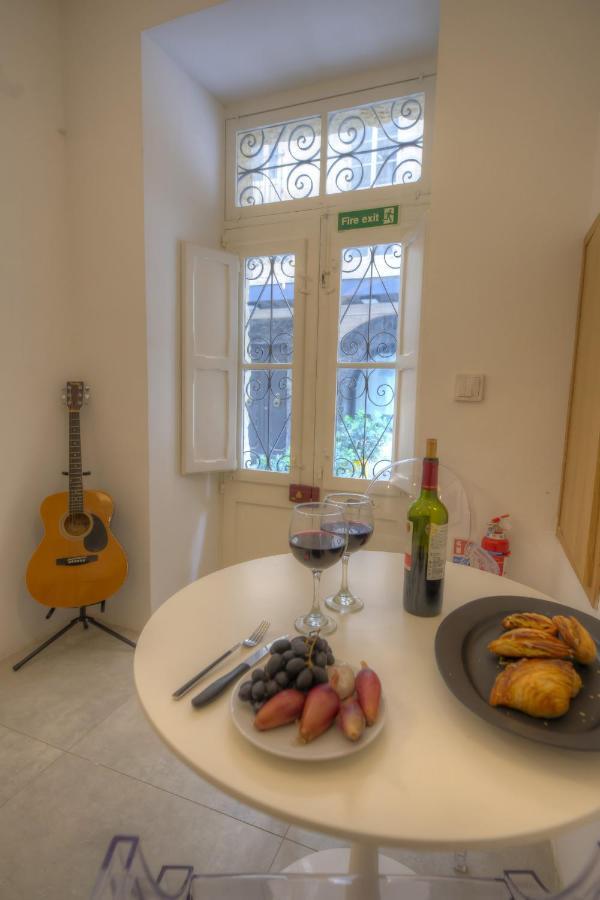 Cute And Modern Duplex Apartment In Ideal Location Rcas1-1 Valletta Exterior photo